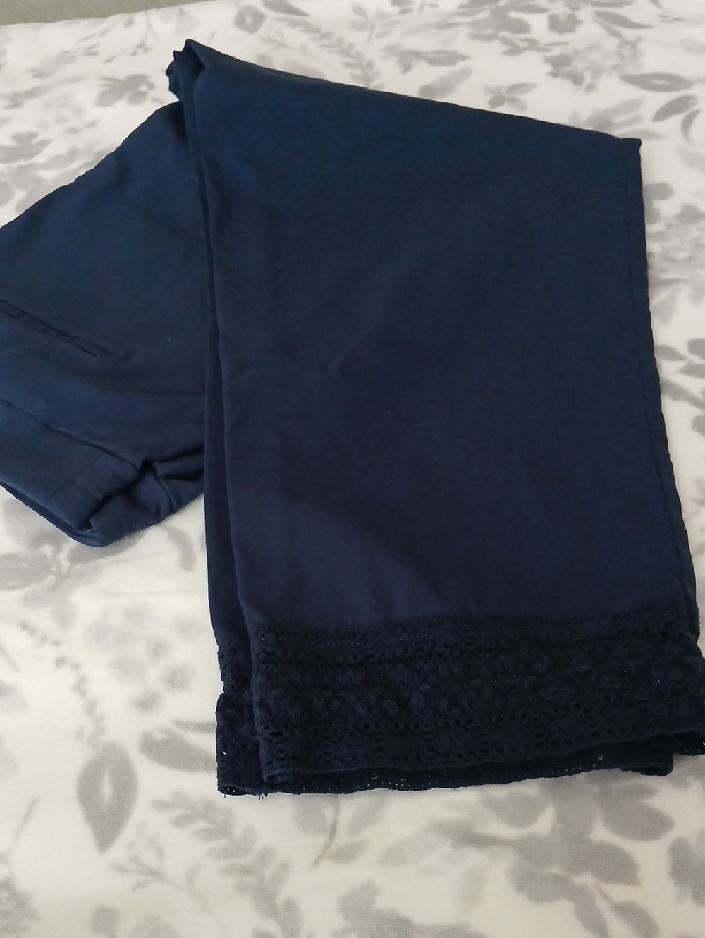Lace-Hem Cropped Jeans in Navy - Women's Slim Ankle